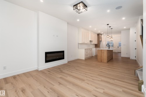 3111 Magpie Way, Edmonton, AB - Indoor