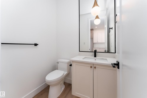 3111 Magpie Way, Edmonton, AB - Indoor Photo Showing Bathroom