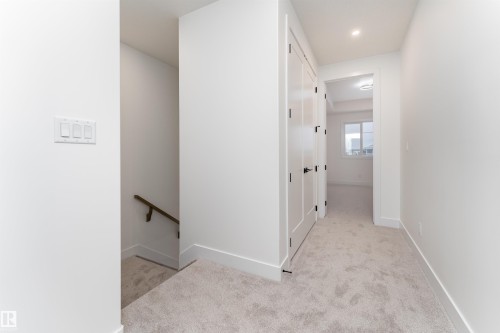 3111 Magpie Way, Edmonton, AB - Indoor Photo Showing Other Room