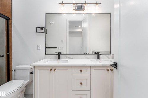 3111 Magpie Way, Edmonton, AB - Indoor Photo Showing Bathroom