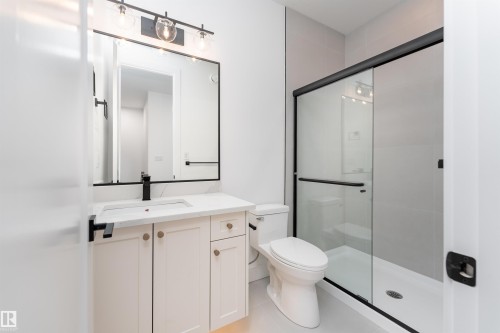3111 Magpie Way, Edmonton, AB - Indoor Photo Showing Bathroom