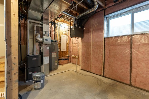 3111 Magpie Way, Edmonton, AB - Indoor Photo Showing Basement