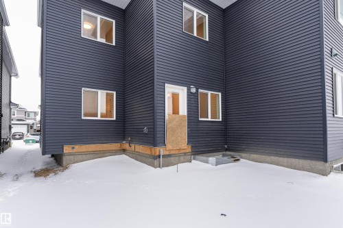 3111 Magpie Way, Edmonton, AB - Outdoor