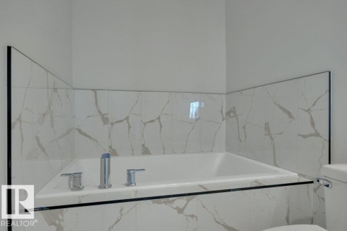 192 Munn Way, Leduc, AB - Indoor Photo Showing Bathroom