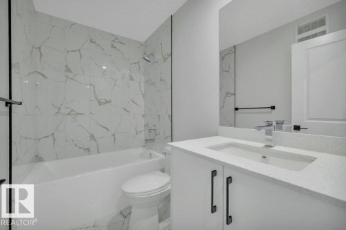 192 Munn Way, Leduc, AB - Indoor Photo Showing Bathroom
