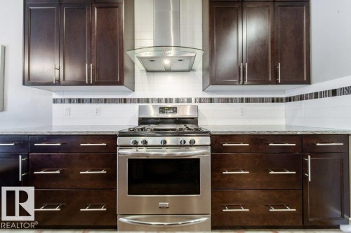 4374 Crabapple Crescent, Edmonton, AB - Indoor Photo Showing Kitchen With Upgraded Kitchen