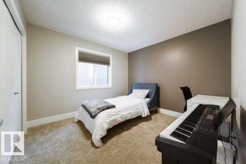 4374 Crabapple Crescent, Edmonton, AB - Indoor Photo Showing Bedroom