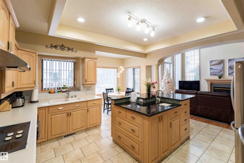 1135 116 Street, Edmonton, AB - Indoor Photo Showing Kitchen