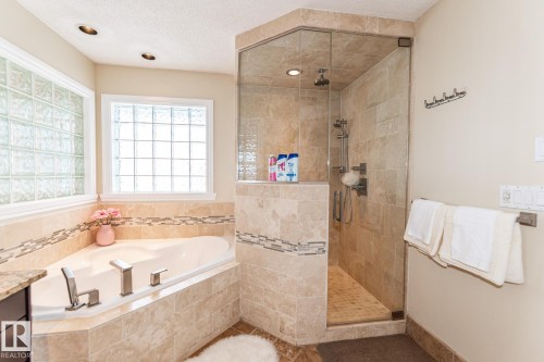 1135 116 Street, Edmonton, AB - Indoor Photo Showing Bathroom