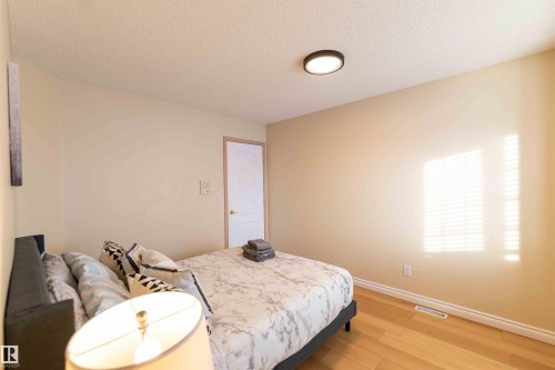 1135 116 Street, Edmonton, AB - Indoor Photo Showing Bedroom
