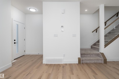 3109 Magpie Way, Edmonton, AB - Indoor Photo Showing Other Room