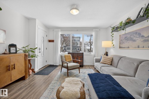 9022 92 Street, Edmonton, AB - Indoor Photo Showing Living Room