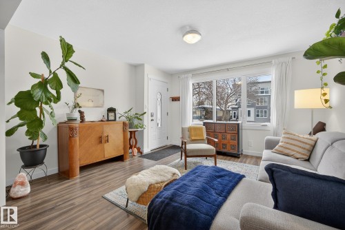 9022 92 Street, Edmonton, AB - Indoor Photo Showing Living Room