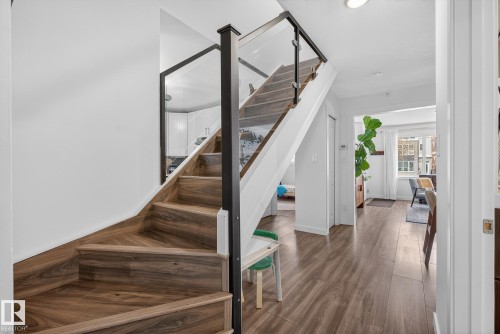 9022 92 Street, Edmonton, AB - Indoor Photo Showing Other Room