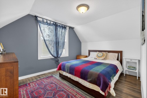 9022 92 Street, Edmonton, AB - Indoor Photo Showing Bedroom