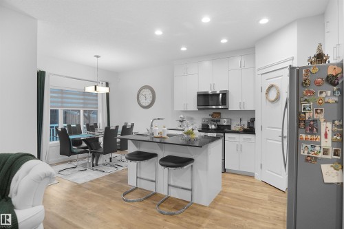 4112 171 Avenue, Edmonton, AB - Indoor Photo Showing Kitchen With Upgraded Kitchen