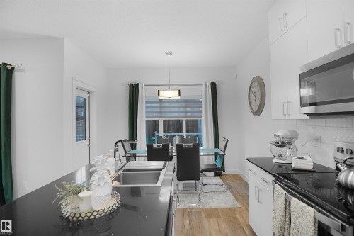 4112 171 Avenue, Edmonton, AB - Indoor Photo Showing Kitchen With Upgraded Kitchen