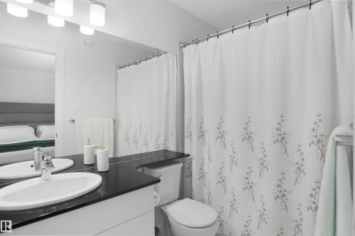 4112 171 Avenue, Edmonton, AB - Indoor Photo Showing Bathroom