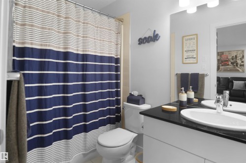 4112 171 Avenue, Edmonton, AB - Indoor Photo Showing Bathroom