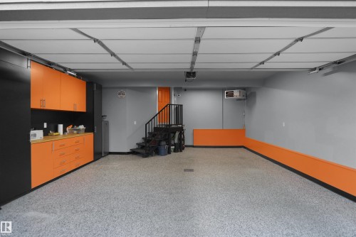4112 171 Avenue, Edmonton, AB - Indoor Photo Showing Garage