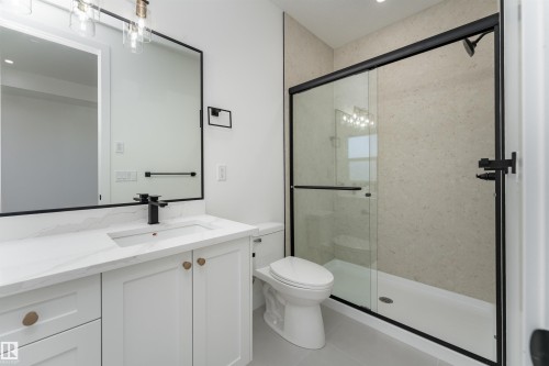 3117 Magpie Way, Edmonton, AB - Indoor Photo Showing Bathroom