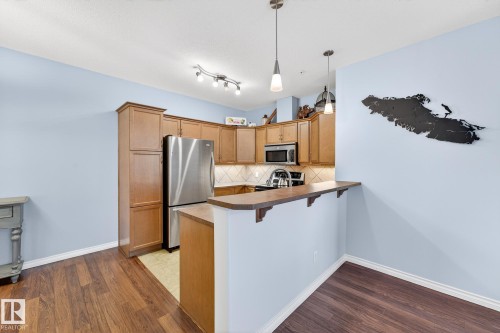 230 2503 Hanna Crescent, Edmonton, AB - Indoor Photo Showing Kitchen