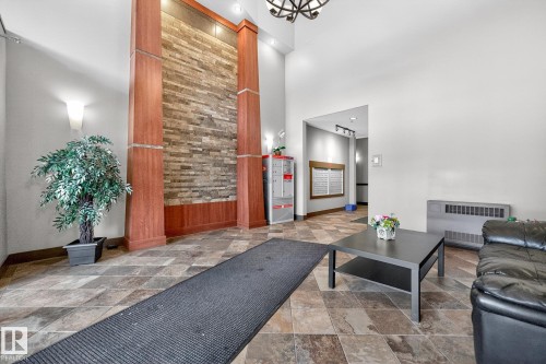 230 2503 Hanna Crescent, Edmonton, AB - Indoor Photo Showing Other Room