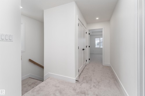 3103 Magpie Way, Edmonton, AB - Indoor Photo Showing Other Room