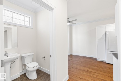 9306 91 Street, Edmonton, AB - Indoor Photo Showing Bathroom