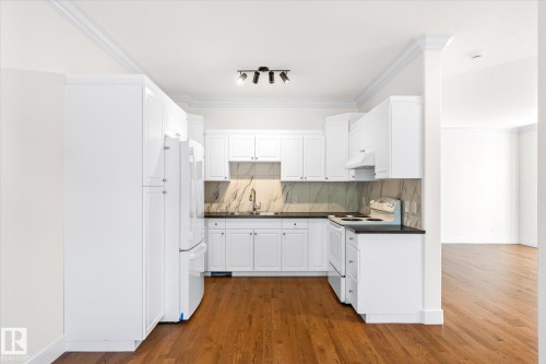 9306 91 Street, Edmonton, AB - Indoor Photo Showing Kitchen