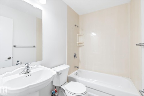 9306 91 Street, Edmonton, AB - Indoor Photo Showing Bathroom