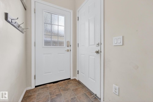 19 6520 2 Avenue, Edmonton, AB - Indoor Photo Showing Other Room