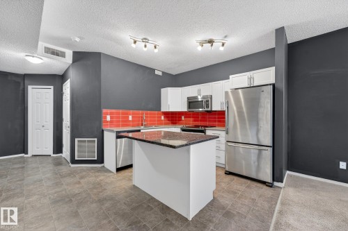 19 6520 2 Avenue, Edmonton, AB - Indoor Photo Showing Kitchen