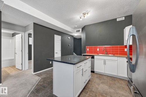 19 6520 2 Avenue, Edmonton, AB - Indoor Photo Showing Kitchen