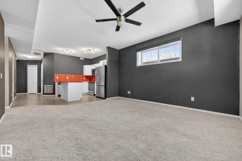 19 6520 2 Avenue, Edmonton, AB - Indoor Photo Showing Other Room