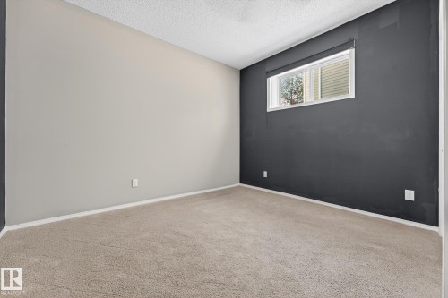 19 6520 2 Avenue, Edmonton, AB - Indoor Photo Showing Other Room