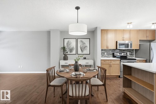 4033 Orchards Drive, Edmonton, AB - Indoor