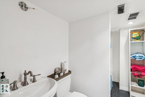 10720 126 Street, Edmonton, AB - Indoor Photo Showing Bathroom