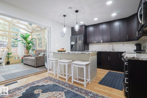 17607 55 Avenue, Edmonton, AB - Indoor Photo Showing Kitchen With Upgraded Kitchen