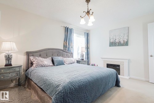 17607 55 Avenue, Edmonton, AB - Indoor Photo Showing Bedroom