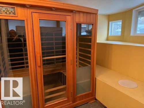 17607 55 Avenue, Edmonton, AB - Indoor Photo Showing Other Room