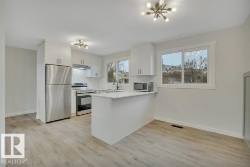 44 Athapaskan Drive, Leduc, AB - Indoor Photo Showing Kitchen