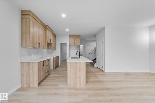 6385 King Wynd, Edmonton, AB - Indoor Photo Showing Kitchen