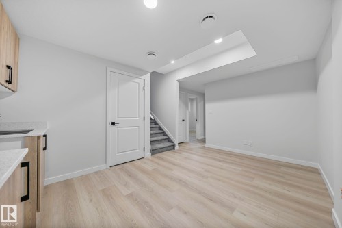 6385 King Wynd, Edmonton, AB - Indoor