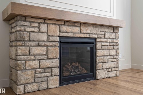 26 Grayson Green, Stony Plain, AB - Indoor Photo Showing Living Room With Fireplace