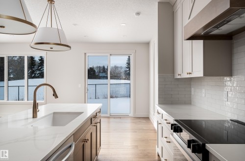 26 Grayson Green, Stony Plain, AB - Indoor Photo Showing Kitchen With Upgraded Kitchen