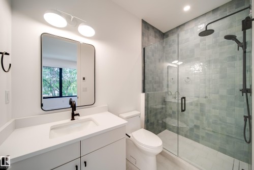 10522 134 Street, Edmonton, AB - Indoor Photo Showing Bathroom