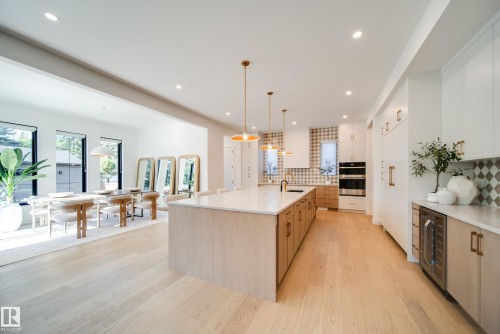 10522 134 Street, Edmonton, AB - Indoor Photo Showing Kitchen With Upgraded Kitchen