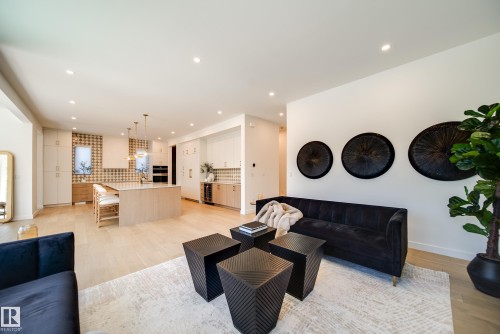 10522 134 Street, Edmonton, AB - Indoor Photo Showing Living Room