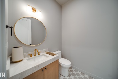 10522 134 Street, Edmonton, AB - Indoor Photo Showing Bathroom